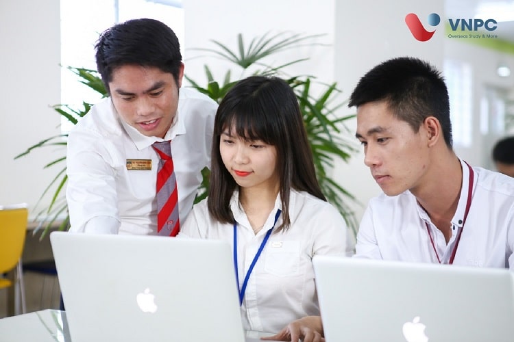 Đăng nhập King88 vina nhận +888K Anh ngành công nghệ thông tin